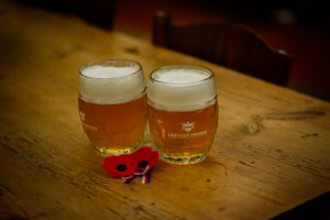 Únětický pivovar a jeho připomínka válečných veteránů - Vlčí máky